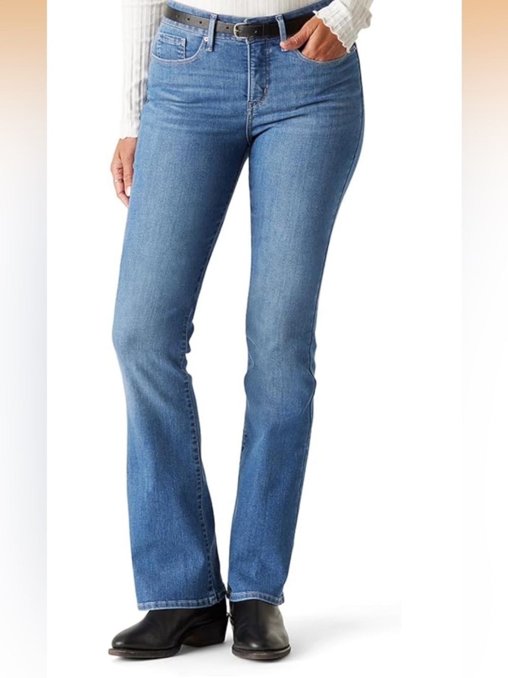Signature by Levi Strauss Totally Shaping BOTCUT Jeans